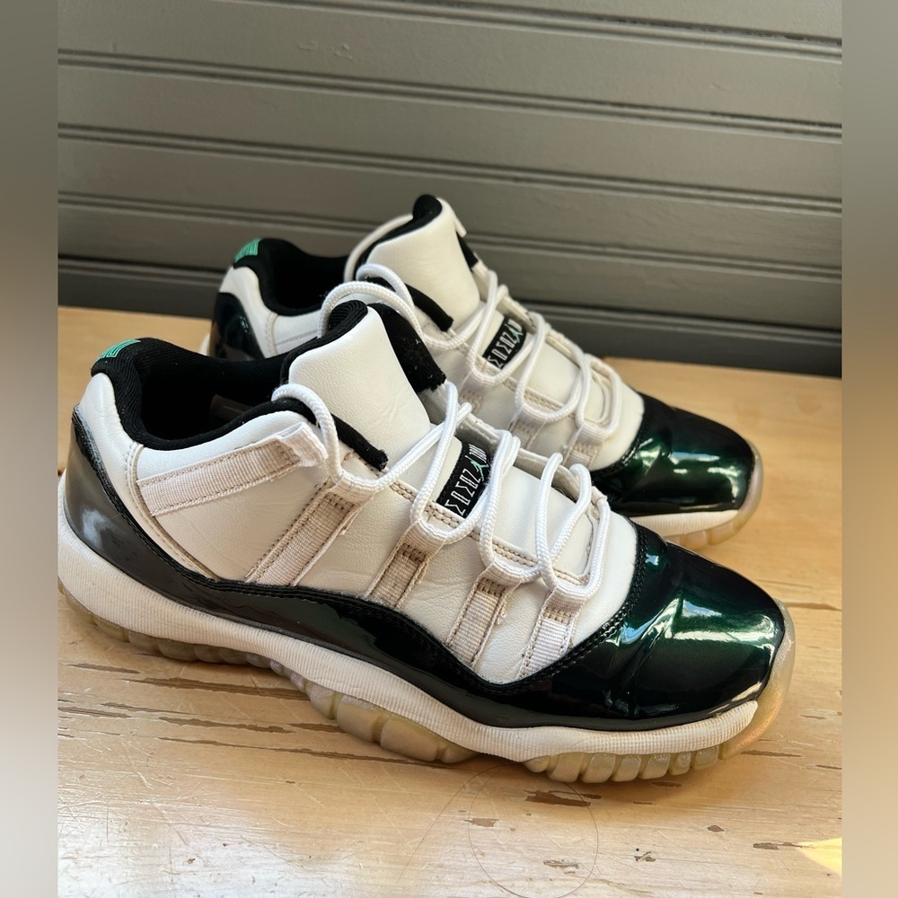 Nike Air Jordan 11 Retro Low Iridescent Emerald GS Size 7Y 528896-145